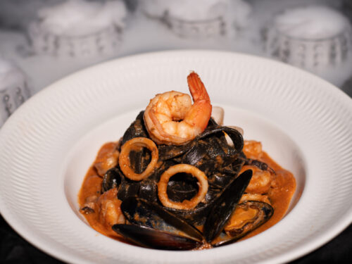Fettuccine di Nero, frutti di mare