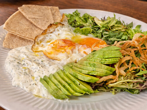 Huevos Tzatziki